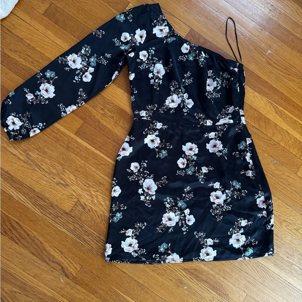 Abercrombie & Fitch Black One-Shoulder Bishop Sleeve Dress